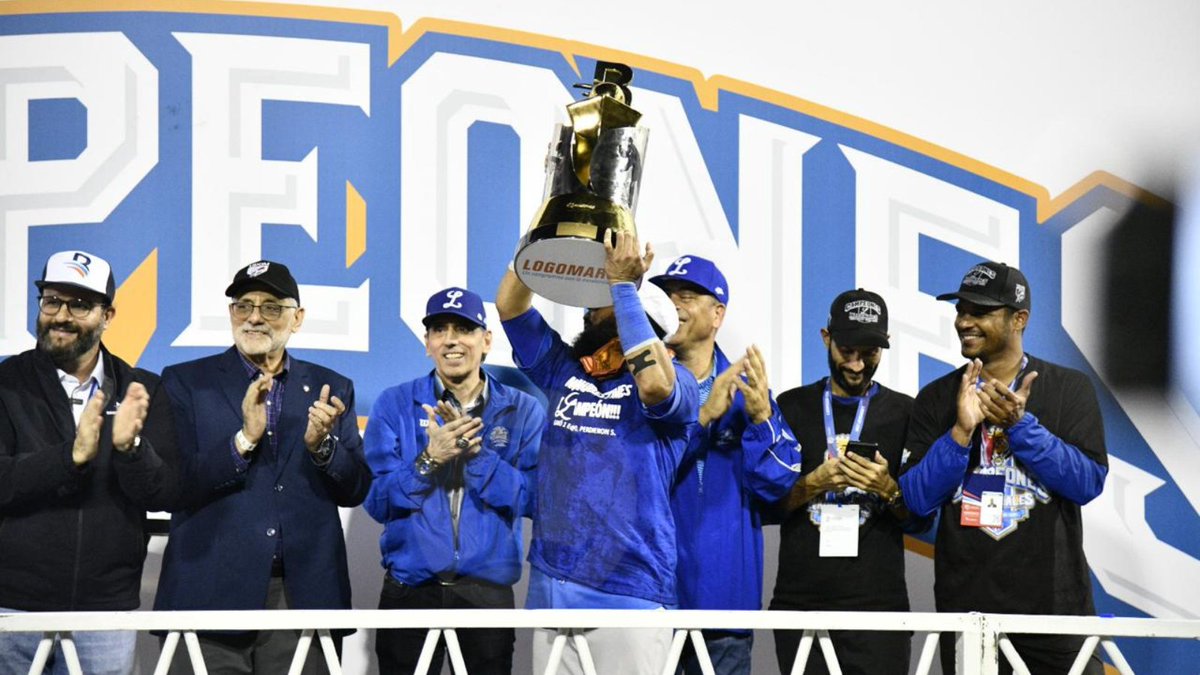 #BéisbolListín | Los Tigres del Licey celebrarán su corona 24 con una caravana este lunes 29 de enero, partiendo a las 2:00 de la tarde desde el Estadio Quisqueya. 

#ListínDiario