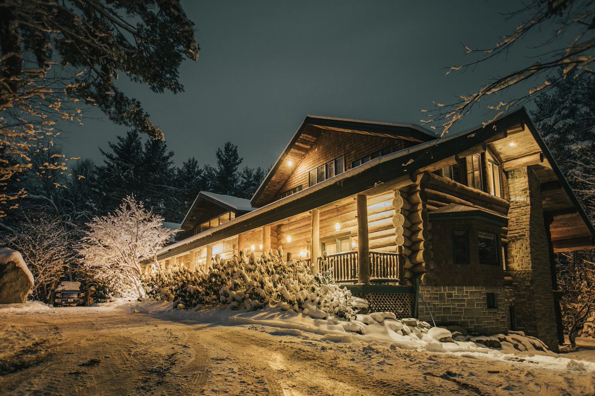 Our Main Lodge - Pretty in Snow ❄️ 

We are planning to open next winter for select weekends for family and friends! Would you be interested to visit? 🙋🏻‍♀️ 

#troutpointlodge #winterwonderland #magicalplaces #hiddentreasures #wintermood #wintervibes #winteraesthetic