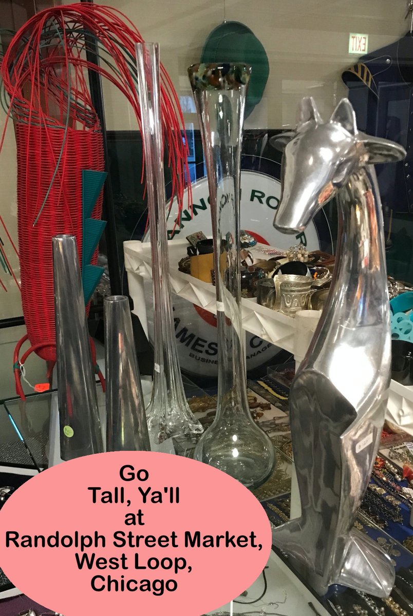 Fun, finds, friends, and fashion are all at Randolph Street Market, inside, outside, up and down.  See it all every time, parking lots, lower hallway, restaurant/bar, and ballroom (second floor).
#vintageshopping #vintage #antiques #interiordesign #midcentury #randolphmarket