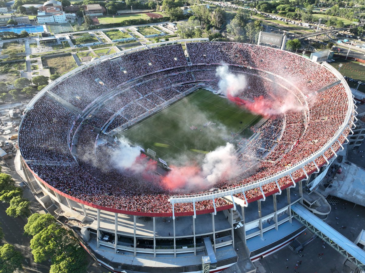 Otro domingo en el Estadio más convocante del mundo.