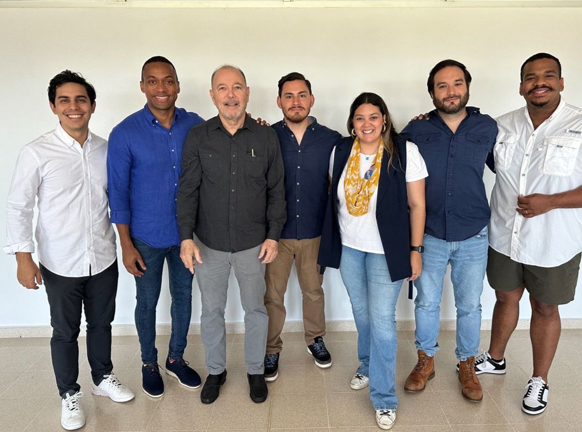 Emocionado por otro fin de semana de capacitaciones para candidatos independientes de <a href="/vamosporpanama/">vamosporpanama</a> de todo el país. 

Hoy con parte del equipo de la Coalición Vamos y con un invitado especial <a href="/rubenblades/">Rubén Blades</a> quien se ha sumado a apoyar este gran proyecto.

¡VAMOS!