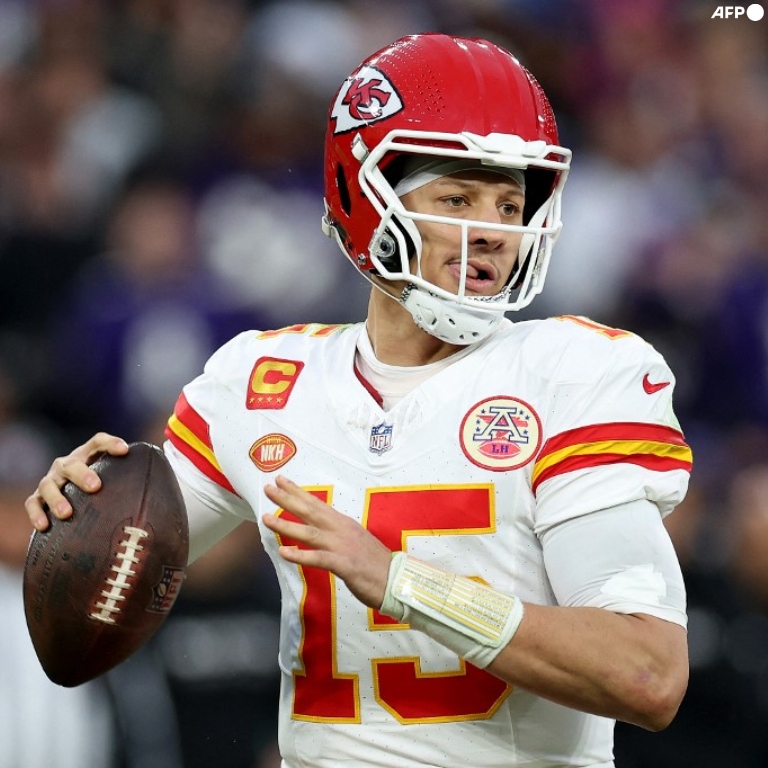 InvictosSomos's tweet photo. ¿Los Bills los iban a echar? ¿Los Ravens se los iban a cargar? ¿Imposible contra el MVP de la temporada regular? No, no y no. Lo Chiefs de Kansas City lo volvieron a hacer. Nunca apuestes contra el equipo de Don Patrick Mahomes, por favor. La jerarquía pudo más que los pronósticos. DINASTÍA. 

¡¡SON 4 BOLETOS AL SUPER BOWL EN LOS ÚLTIMOS 5 AÑOS!!