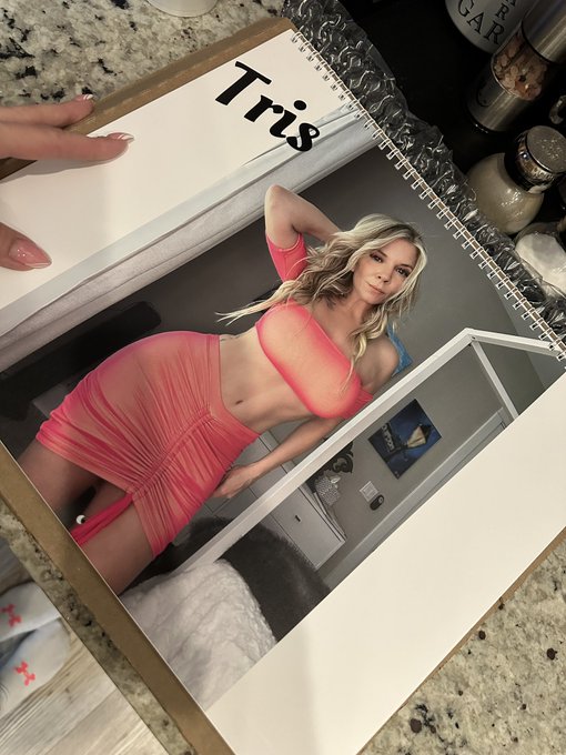 This 2024 calendar is 🔥🩷 if you want one they are on the milf estates store ➡️ https://t.co/R5OO7aPIoY