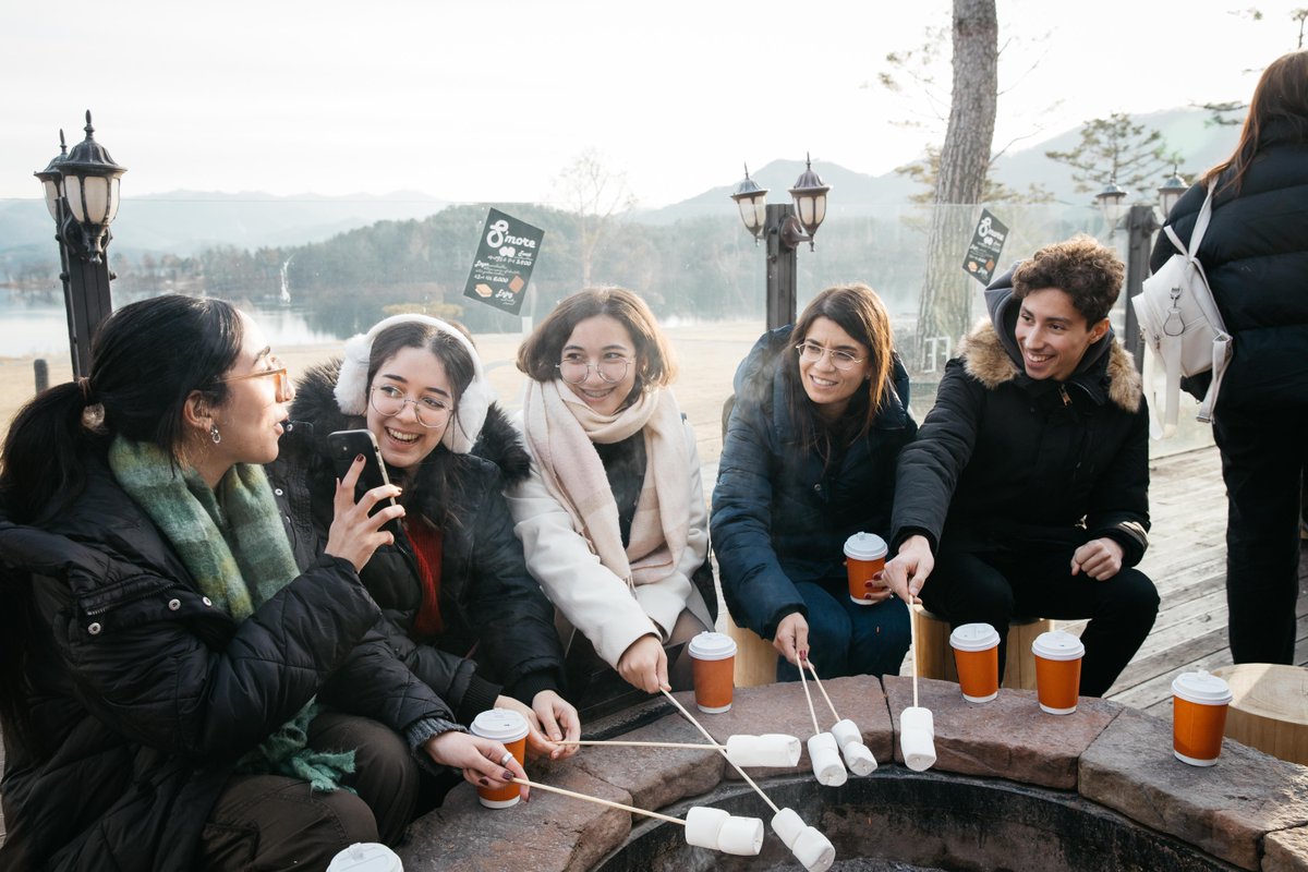 This week, SolBridge International School of Business welcomed teams from overseas to compete in our annual International Business Plan Competition. All the teams were invited to a K-culture experience tour to make friends and have fun. Good luck to all the teams!

#SolBridge