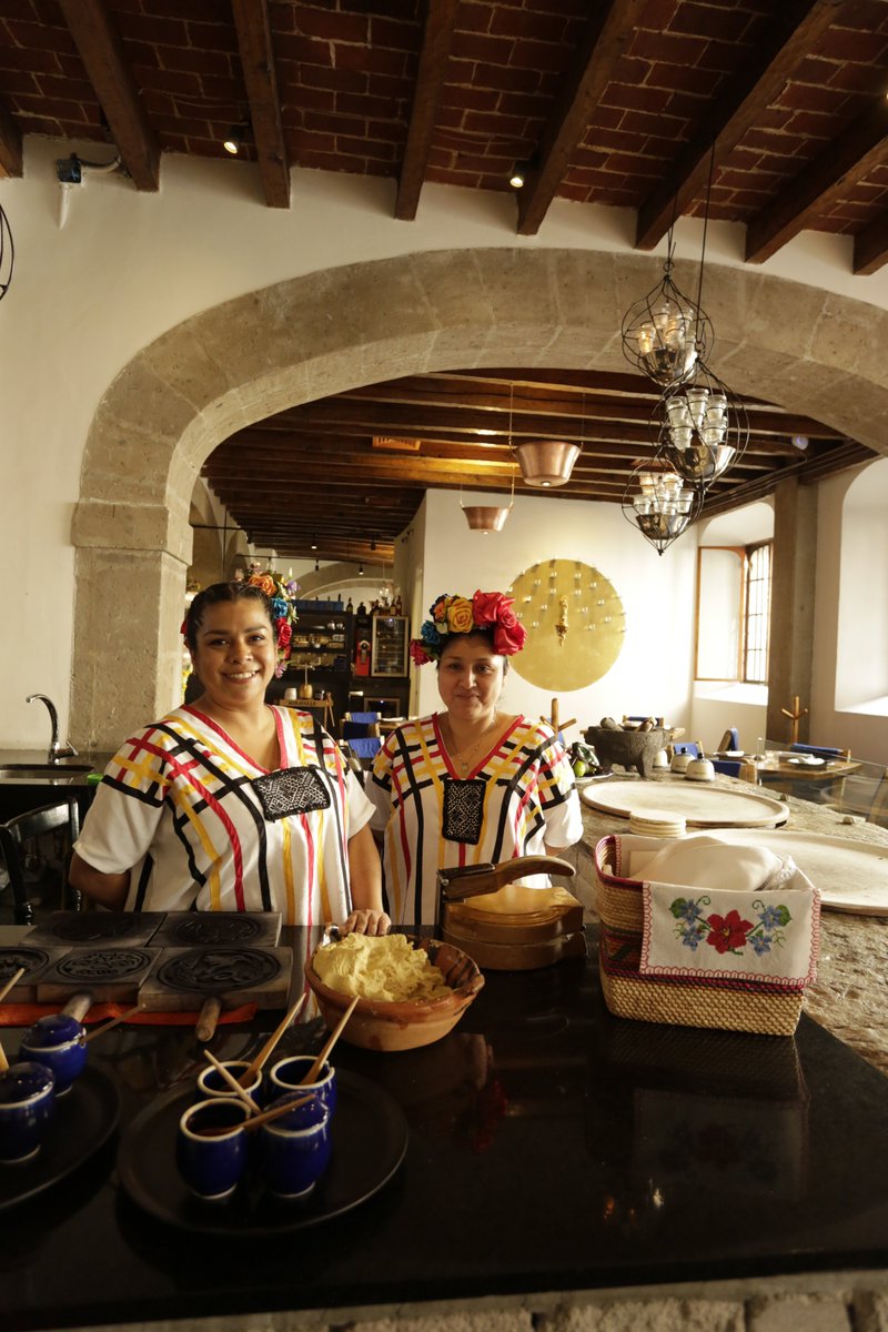 ¡Descubre Azulísimo y reserva tu experiencia para disfrutar de la gastronomía del Centro Histórico! ¡Reserva hoy y deja que Azulísimo te lleve a nuevos horizontes! azul.rest

#azulísimo #cocinamexicanadf #chefzurita #gastronomía #cdmx