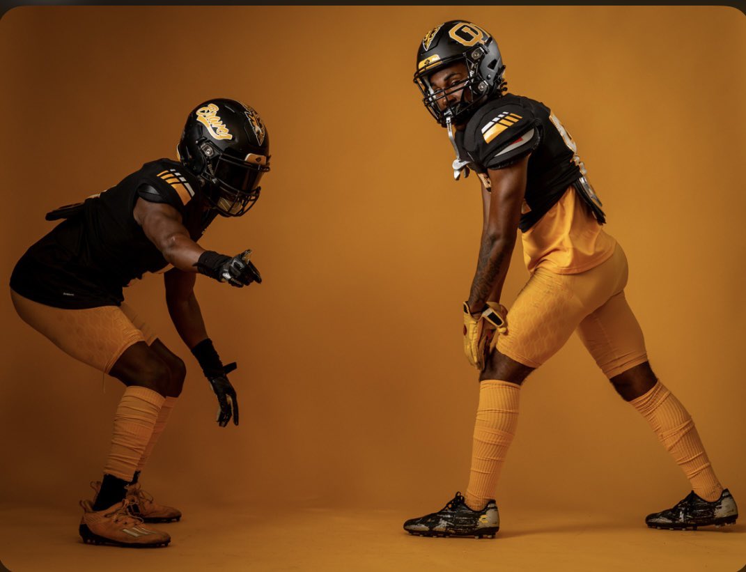 #AGTG Blessed to receive an offer from Ottawa University 
Thank you for the opportunity🖤💛
##OtterOn🦦
@CoachJonesOU <a href="/CoachNickDavis/">Nick Davis</a>