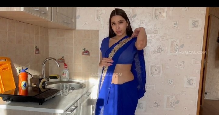 Me_Saleel's tweet image. एक russian देवी आपल्या मूळ अवतारात प्रकट होताना.... अजुन करा ह्यांना celebrity bc 
#KokoInIndia