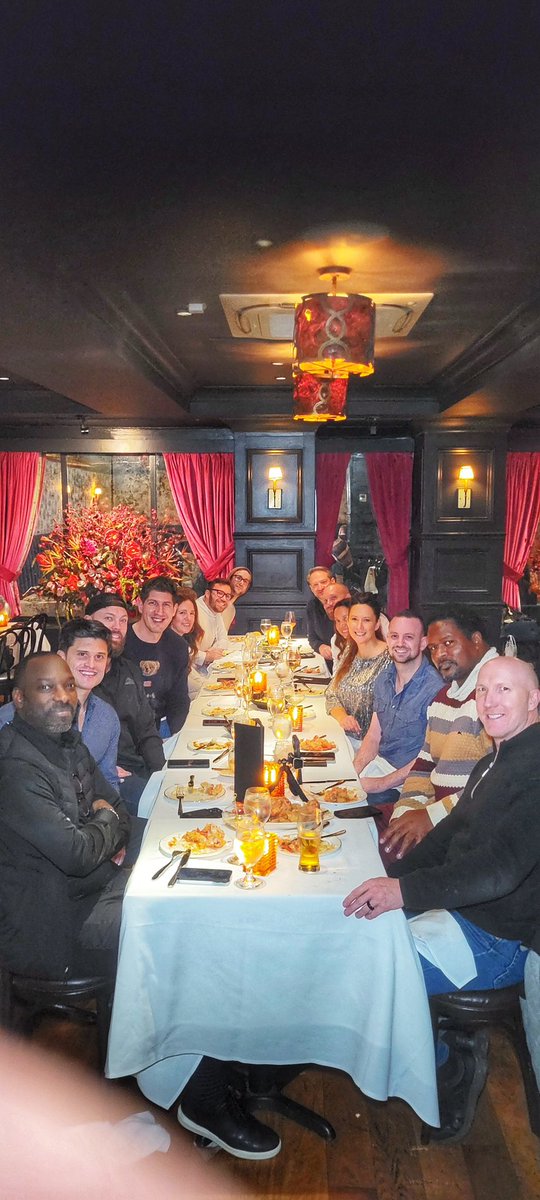 BryantMckinnie's tweet photo. We just had our @letzchat_inc dinner @seilessnyc, the food was amazing. Thank you @darajoonnyc for setting things up for my team & I. #SeiLess #LetzChat #NYC https://t.co/aYYvJ6v2Jr
