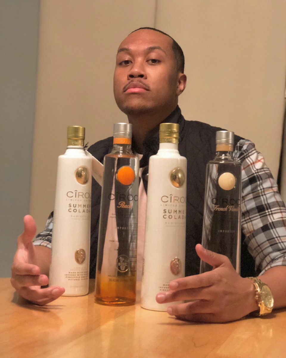 0nlyFoxx's tweet photo. Itโs okay @Diddy Iโll own Ciroc now #circa2018 https://t.co/ZeFBpm6N9y