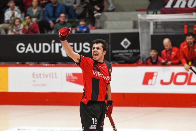 Joan Ferran Martí (@joanferran78) on Twitter photo 🏑 Aquest DISSABTE hi tornem a <a href="/esport3/">Esport3</a>:
<a href="/CHMataro/">Club Hoquei Mataró</a> - <a href="/ReusDeportiu/">Reus Deportiu</a>
⏰ 17.50h
📌 15a jornada de l'<a href="/okliga_oficial/">OK Liga</a>
💥 Les 6 jornades sense guanyar del Mataró vs les 4 del Reus
I a les 12.55h, Bembibre - Mataró a l'@oklligaf. Us hi esperem! #okpatins #oklliga. 🏑 Aquest DISSABTE hi tornem a <a href="/esport3/">Esport3</a>:
<a href="/CHMataro/">Club Hoquei Mataró</a> - <a href="/ReusDeportiu/">Reus Deportiu</a>
⏰ 17.50h
📌 15a jornada de l'<a href="/okliga_oficial/">OK Liga</a>
💥 Les 6 jornades sense guanyar del Mataró vs les 4 del Reus
I a les 12.55h, Bembibre - Mataró a l'@oklligaf. Us hi esperem! #okpatins #oklliga.