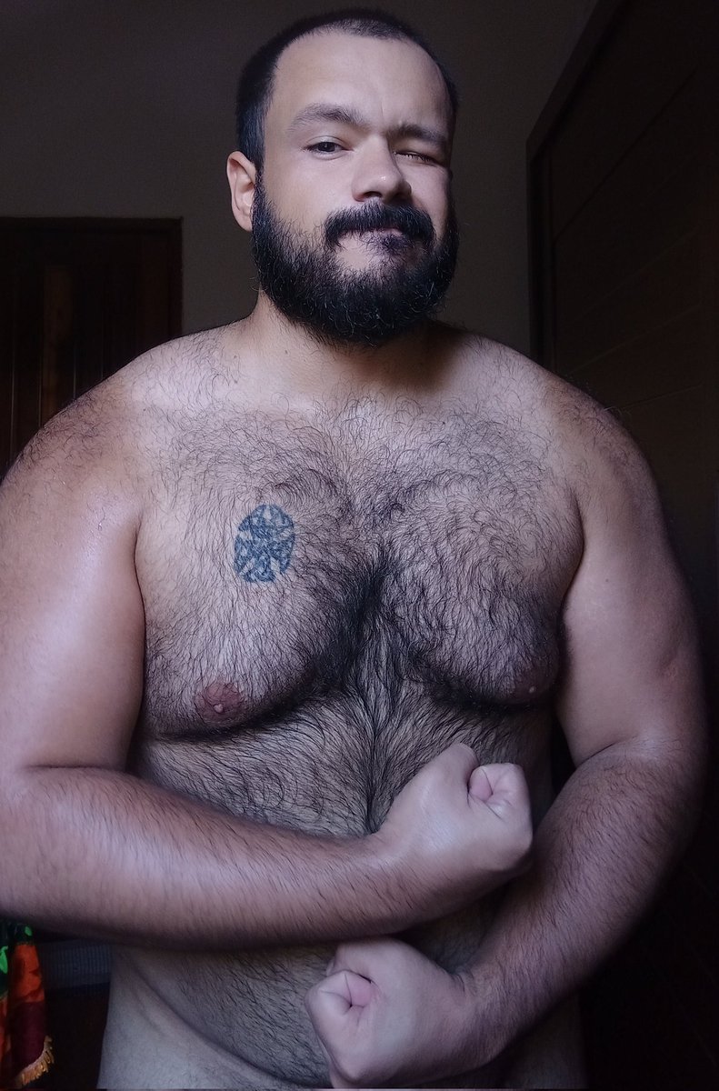 0smarFraga's tweet photo. Fingindo que sou um muscle bear https://t.co/1tkzxlXpqs