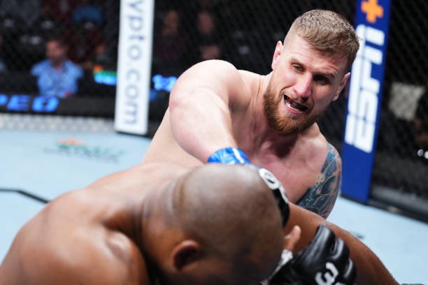MMA__Sim's tweet photo. This is one 𝐃𝐀𝐍𝐆𝐄𝐑𝐎𝐔𝐒 man 💢

[ @RealKarlMarx404 | #UFC25 🇸🇬 ] https://t.co/WSFOmwWuPy