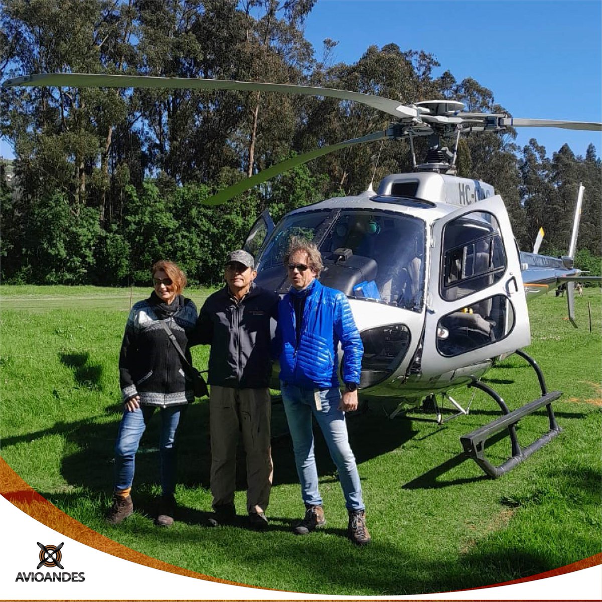 Continuamos sobrevolando la majestuosa Ruta de los Volcanes en Ecuador a bordo de nuestros helicópteros, brindando a los turistas una vista espectacular de estos colosos de los Andes. El Pichincha, Cotopaxi, Sincholagua, Pasochoa, desfilaron ante nuestra vista.