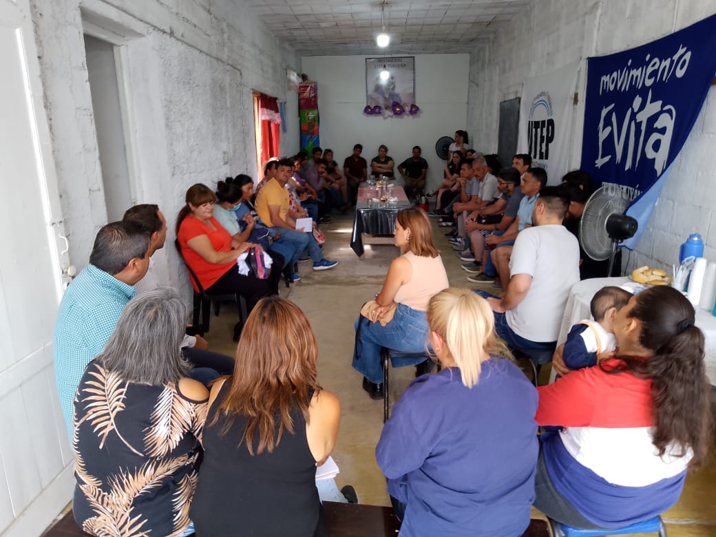 CtaMza's tweet photo. Nos juntamos con compañeras y compañeros referentes en el Gran Mendoza, Zona Este, Valle de Uco y Zona Sur para organizarnos para el 24 de enero. https://t.co/7psU57xFur