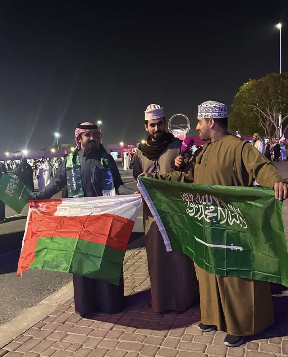 a89qa's tweet image. من اللقطات الجميلة الي وثقتها اليوم 
الجماهير اليوم  قلب واحد 🇸🇦❤️🇴🇲  #السعوديه_عمان