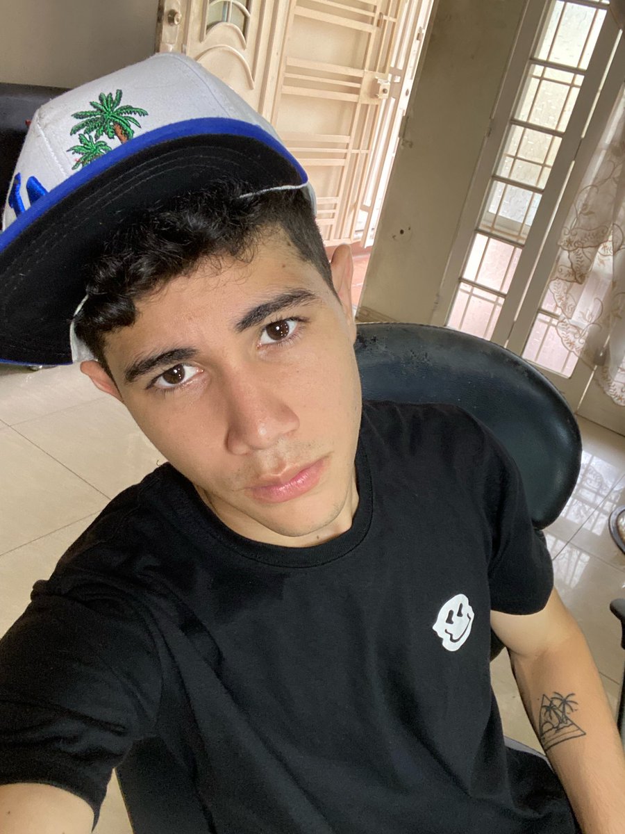 Wolfds_'s tweet photo. Imagínense esa carita de rodillas 🤤 https://t.co/d783JhlJGL