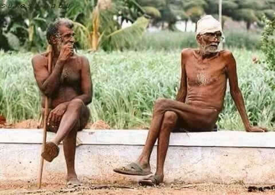 venkatbyte's tweet photo. குறைந்த அளவில் துணி அணிந்து இருந்தாலும் கால்மேல் கால் போட்டு கம்பீரமாய் பொது இடத்தில் உட்காரமுடிகிறது என்றால் அது உழைப்பு தருகின்ற மரியாதை தான்.
உழைப்பின் மூலம் வருகின்ற மரியாதைகள் உயிர்போனாலும் போவதில்லை.
படைப்பது மட்டுமல்ல, பயிரிடுவதும் கூட கடவுள் தொழில் தான்.
#VenkateshIFS https://t.co/VmJisI2K5U