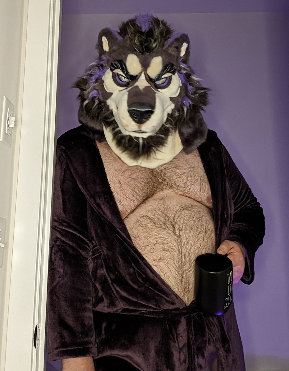 Night_Townsend's tweet photo. *yawn* Is there coffee ready? https://t.co/GTvO8igodh