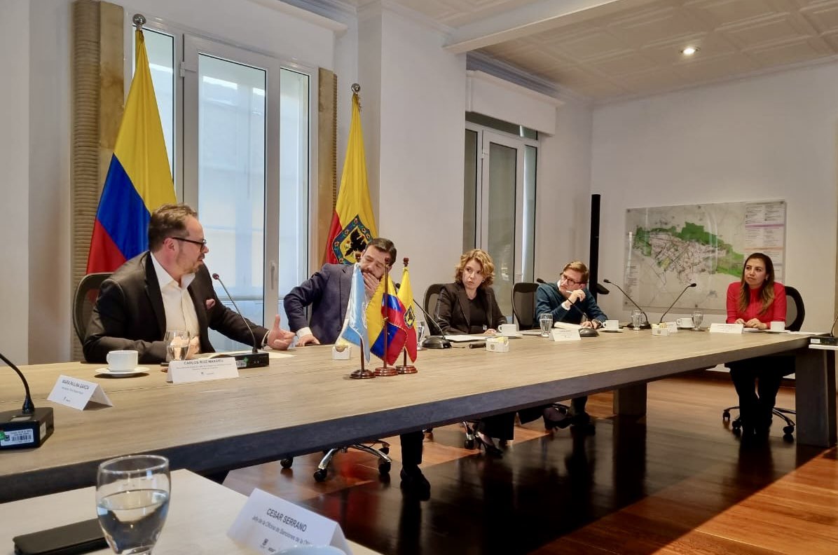 Reconozco el compromiso del alcalde de @Bogota, @CarlosFGalan, con la implementación del Acuerdo Final de Paz. Coincidimos en la importancia de proteger la centralidad de las víctimas y avanzar hacia la reconciliación.