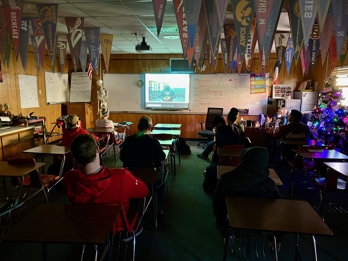 OdessaHighGolf's tweet image. Leaders Lead! 
Thank you @MackeySpeaks for your inspirational words that made our younger players realize they have leadership in them! Such a powerful discussion with our awesome group!
#CreatingChampions #BuildingYoungMenandWomen #LeadersLead
@ECISDAthletics @BigRedBronchos