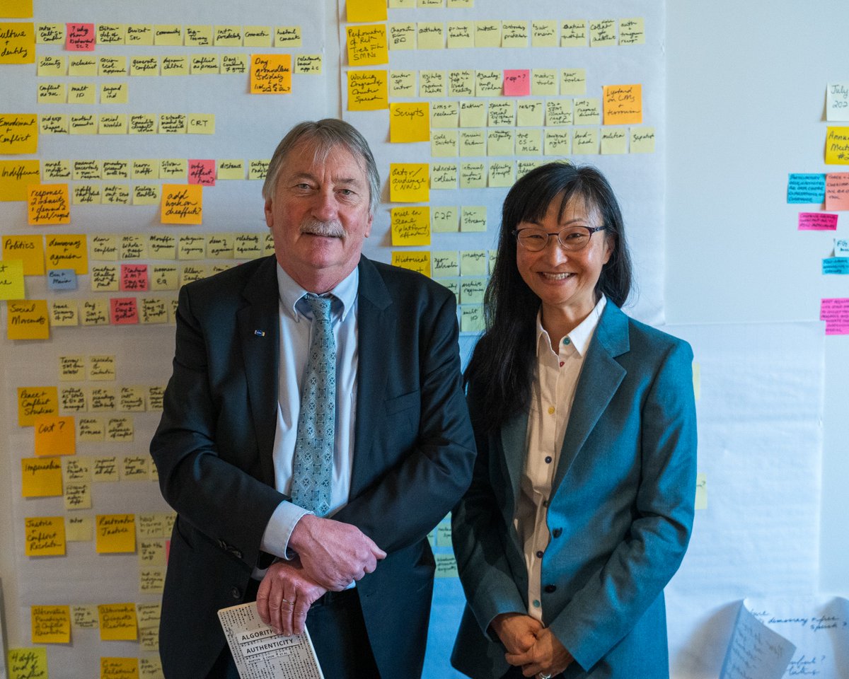 Last week, @SSHRC_CRSH president Ted Hewitt held a town hall at @SFU on opportunities in Canada’s social sciences & humanities research. While here he took the opportunity to tour @sfucmns' Digital Democracies Institute. Read more: ow.ly/b5mJ50Qrwal
