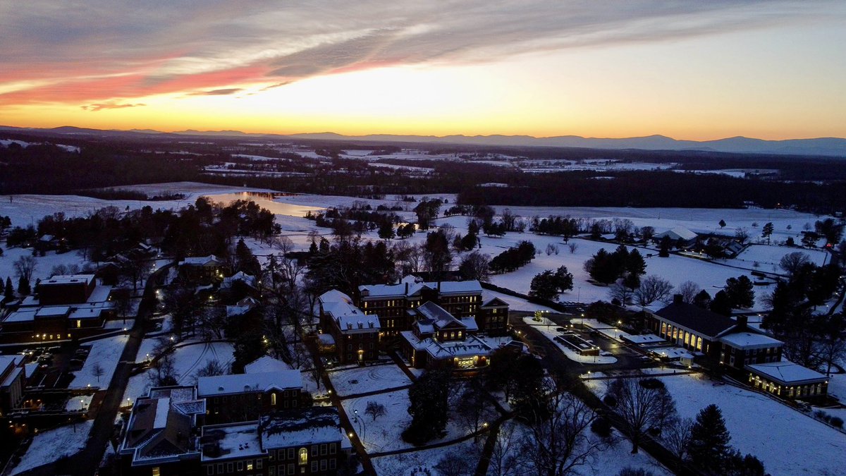 The first snowfall in two years ❄️