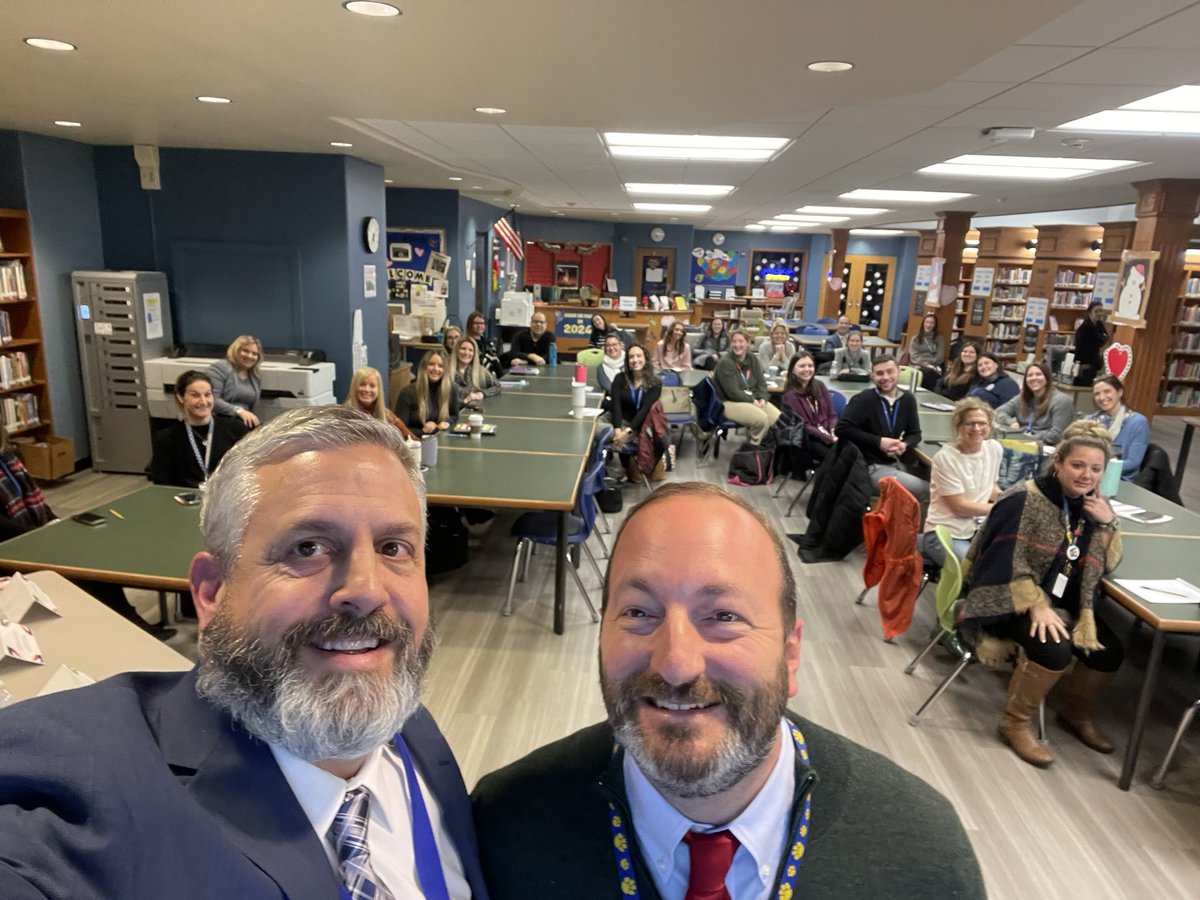dmurph88's tweet photo. SCSSA Future Leaders Academy  - Great group of educators in this room! Enjoying the moment with my esteemed colleague, Paul Romanelli | Co-Chair and Superintendent, West Islip!  @RomanelliPaul @joseph_tasman @Chris22edu @HauppaugeMS @ClaudineDiMuzio @MissFemiaReads @eburkhard20 https://t.co/q5Rsi9AW0t