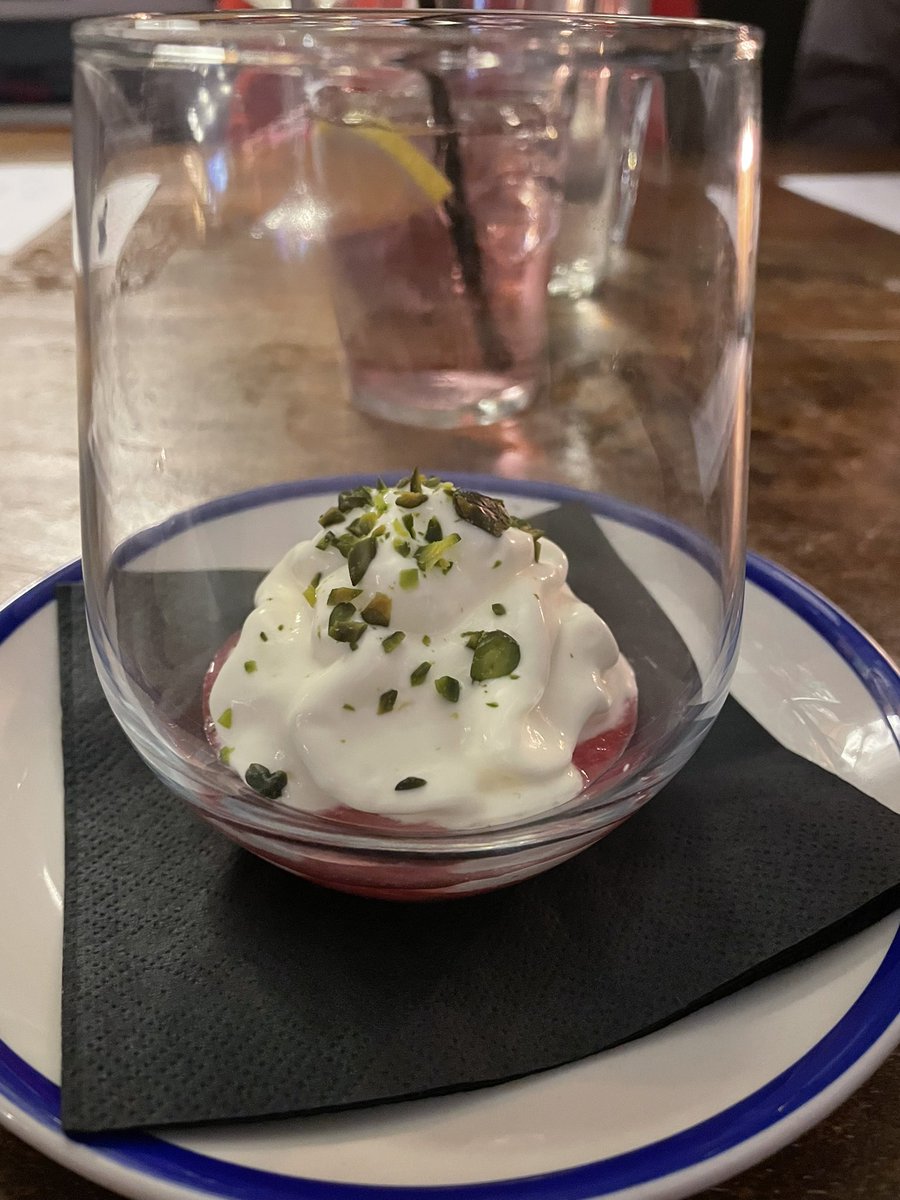 FrontBottom2's tweet photo. Well @TheWhiteHorsePu @BatemanThom have smashed 2024 already - no clue how that’s surpassed tbh, every course absolutely phenomenal.

Sorry no beetroot tart photos, I inhaled it 😂

UNREAL  🙌🏼🙌🏼♥️ https://t.co/tssda39GXa