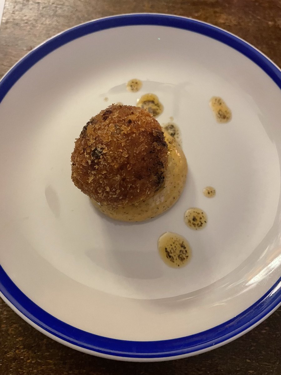 FrontBottom2's tweet photo. Well @TheWhiteHorsePu @BatemanThom have smashed 2024 already - no clue how that’s surpassed tbh, every course absolutely phenomenal.

Sorry no beetroot tart photos, I inhaled it 😂

UNREAL  🙌🏼🙌🏼♥️ https://t.co/tssda39GXa