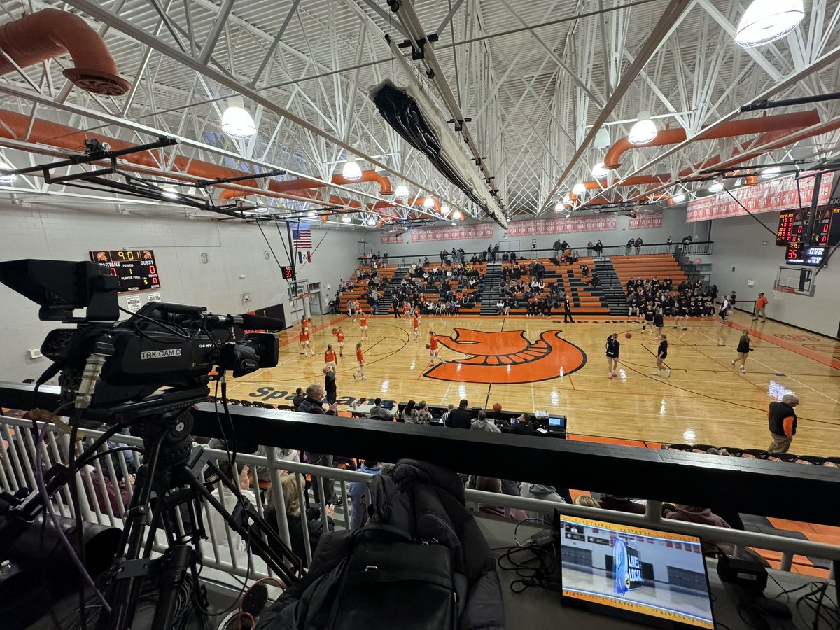 Spoiled tonight as John and I call Solon vs. Mount Vernon in a girls and boys doubleheader on KCRG 9.2. #1 vs #2 on the girls side, too! Join us! vuit.com/events/900/kcr… #iahsbkb