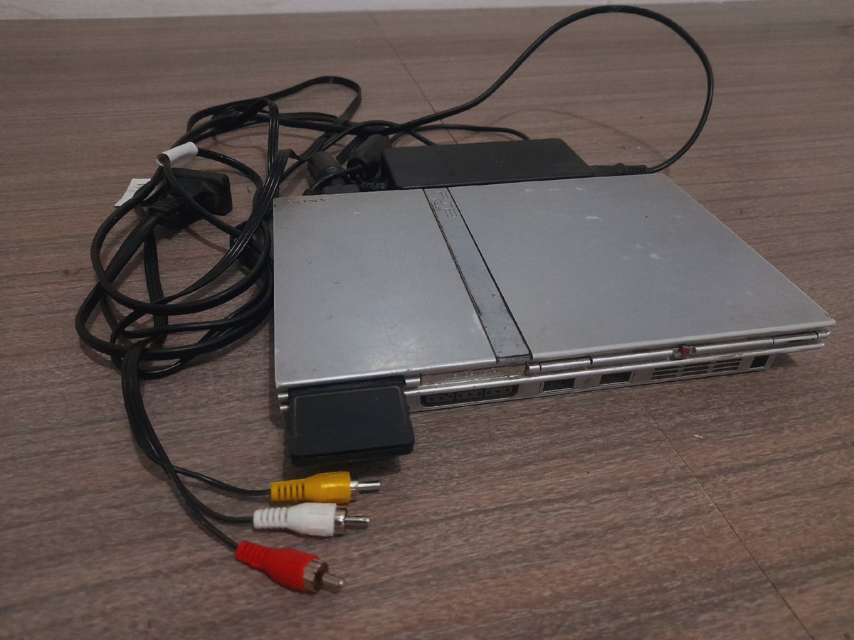 UlisesDavid__'s tweet image. Banda, que opinan de mi Play 2 Plateada