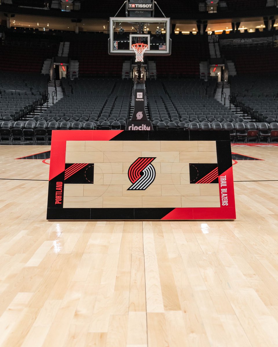 kevinconcepts's tweet photo. As a life long @trailblazers fan, I’m grateful to share that I’ve teamed up with the Blazers and @RipCityClothing to release a collection of handmade items that I call the HomeCourt collection. Available this Friday, January 19th  at the @ModaCenter at the Rip City Made store. https://t.co/w0KSW9EySz