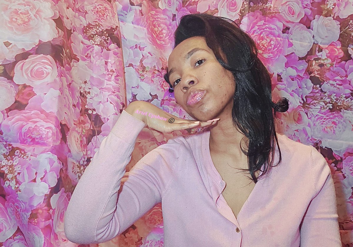UpshawAriel's tweet image. 🩷Took an hour. But we&apos;re done.📽🌸Just filmed a 4C hair care video. There&apos;s not enough clear information on it. My 4c girlies, I got yall. 🌸🌸🌸
#ArielUpshaw #ARIELSHANTE #Foxybae #4chair #haircare #blackhaircare #lengthcheck #heatbrush #blowoutbrush