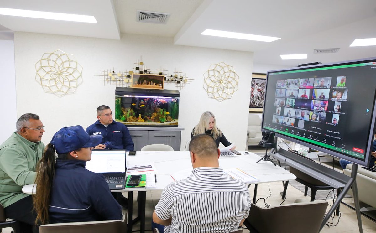 viceservicios's tweet photo. #EsNoticia || G/J @NestorLReverol: Sostuvimos una videoconferencia con los integrantes de la #VPSOPS y la Comisión Presidencial para el Rescate, Conservación y Desarrollo Sostenible del Lago de Maracaibo

#TransformarPorElFuturo https://t.co/SPfXdbhAY8