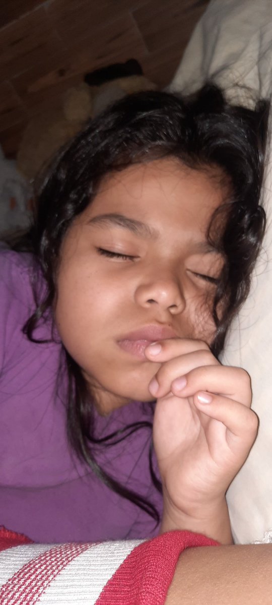 mariani87784922's tweet photo. Bemdecida noche 🙏 m dolia mi cabeza m dieron analgesico y m qued dormidita.
Sigo necesitando cirugía d ojos para mejorar la visión no estoy viendo bien ☹️ y seguir los tratamientos d pubertad y anticonvulsivo q es d por vida . https://t.co/40fO1EkY4X