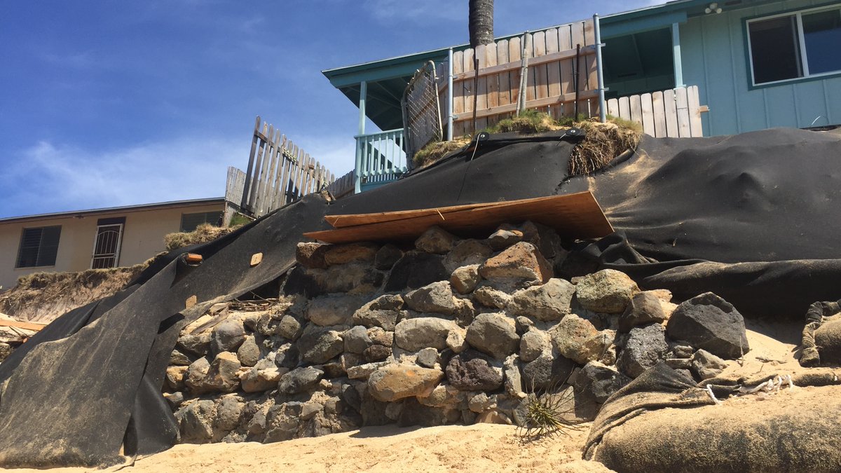 The Board of Land and Natural Resources fined two North Shore properties, both at Sunset Beach, nearly $1 million each for unauthorized work on the shoreline meant to protect their properties, which unfortunately also destroys the beach. spectrumlocalnews.com/hi/hawaii/news…
