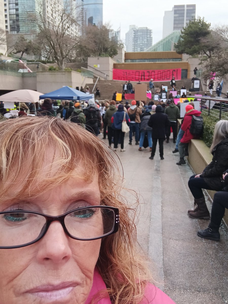 Christi13644519's tweet photo. Today at 800 Hornby in solidarity with #DULF #dulfsaveslives #regulatedsupply #vandu #toxic #yvr #harmreduction #standtogther https://t.co/MULdJNouRs