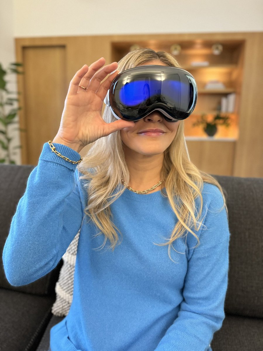 iJustine tweet media