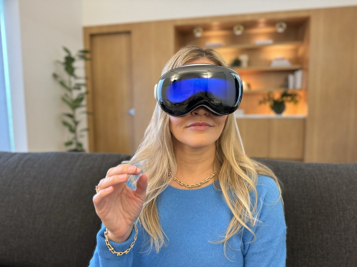 iJustine tweet media
