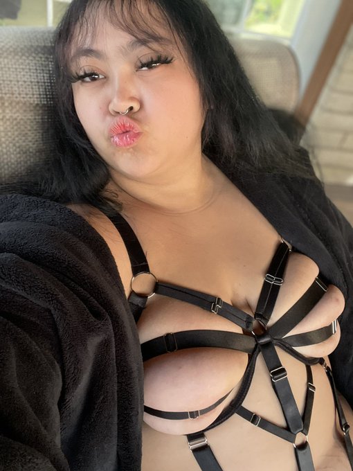 STRAPPY N HAPPY ❤️&zwj;🔥❤️&zwj;🔥❤️&zwj;🔥❤️&zwj;🔥❤️&zwj;🔥 https://t.co/cS3hEUhTQY