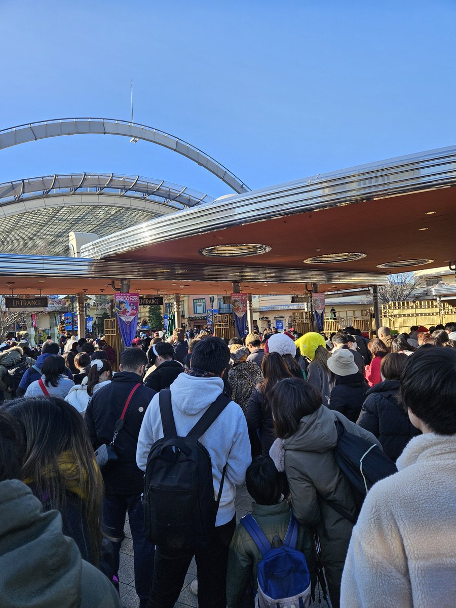 ZDJ63's tweet photo. 閑散期とは、、？
#USJ https://t.co/mZ4axqpoJS