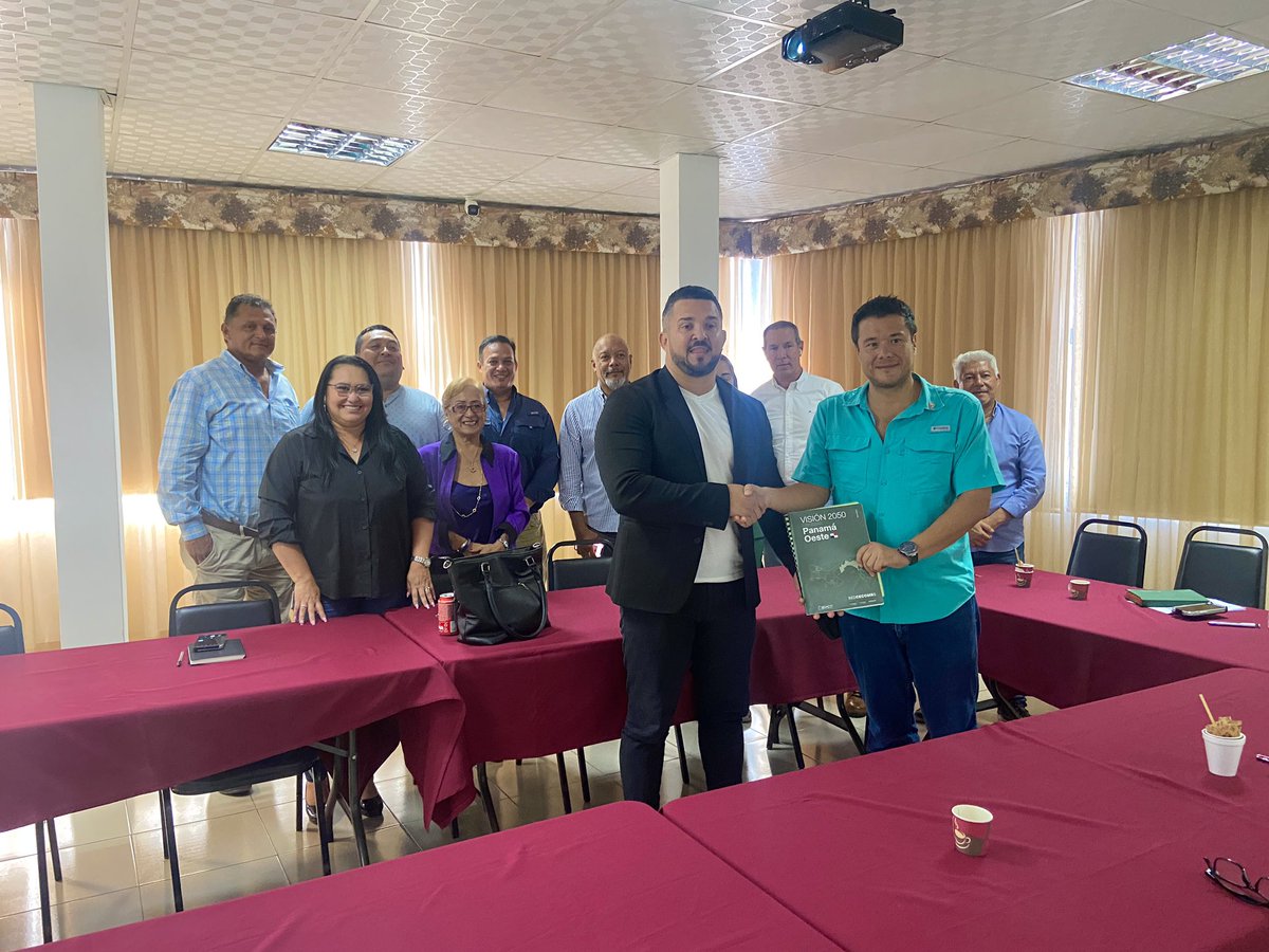 En el día de hoy, candidatos a  representantes y alcaldía de Arraiján sostuvieron una reunión donde expusieron sus propuestas ante los miembros de la APEDE - Capítulo de Panamá Oeste. Simultáneamente, la APEDE entregó el plan de visión 20-50 destinado a Arraiján y Panamá Oeste.