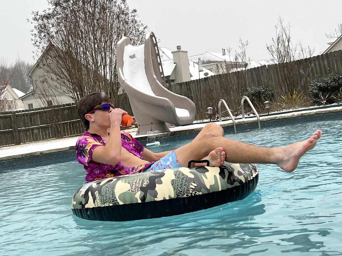 What snow? 😎
(📸: Caden Starnes)