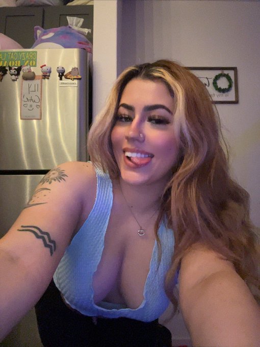 ur lil crush https://t.co/XqLSnV1yst