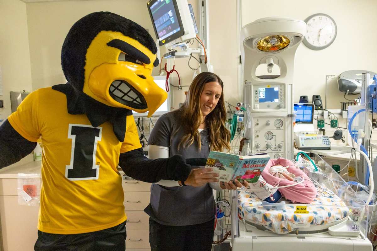 .@UIChildrens is equipped to care for the tiniest and most critically ill babies. In fact, they have the highest survival rate in the nation for infants born at 22 –24 weeks (about 5 and a half months) 🍼👶