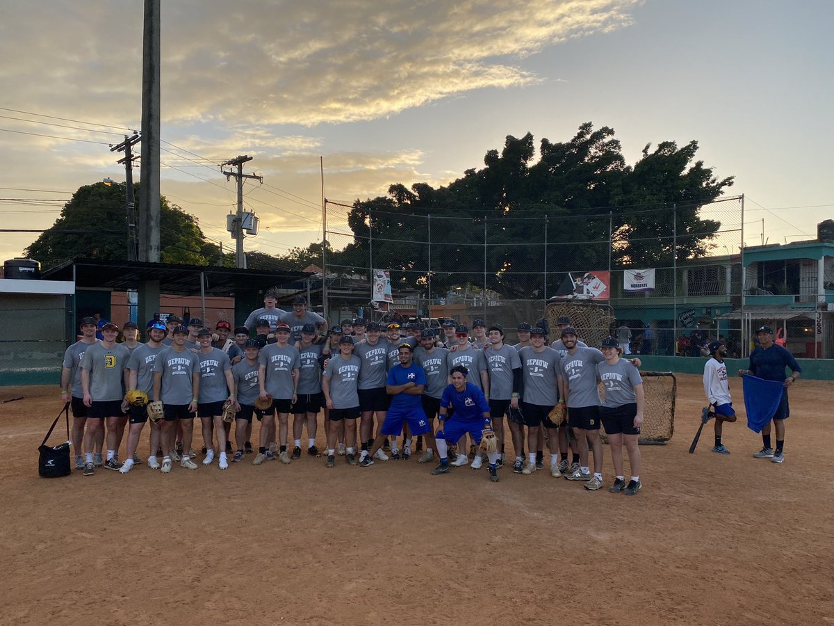 DR Trip Day 1 ✅
Started the morning in Indiana at 2 degrees Fahrenheit and finished with 87 and Sunny! #TeamDePauw