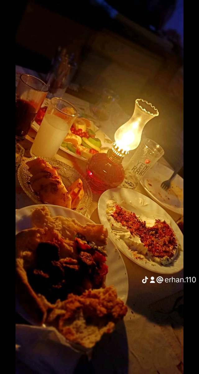 Parlak pasif ve eşlere tek erkek olurum yerim var evim müsait tanışalım tanıdıkça guveceksiniz gizlilik icinde