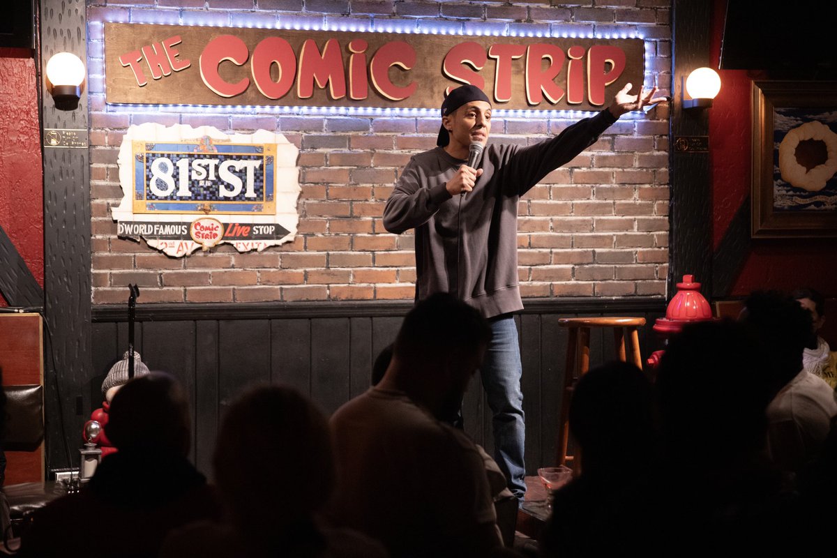 emanmorgan's tweet photo. #WhatANight - I had a blast headlining our Sold Out Big Brown Comedy Show! Thanks to everyone that came out 🩶👲🏻

📸@jtcanshoot https://t.co/MJ06pDLVtt