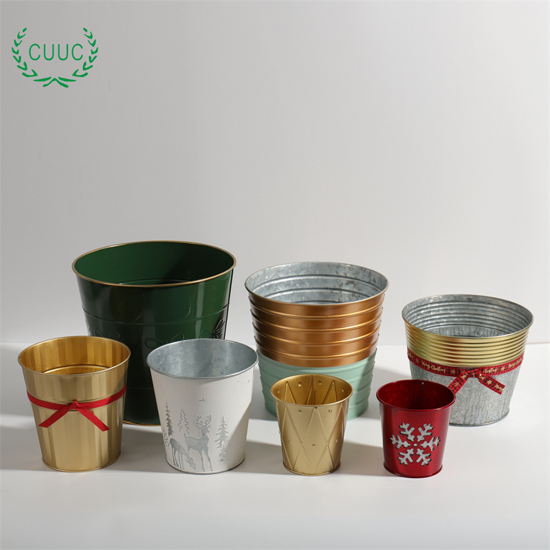 ColaLu520's tweet photo. For 2024Christmas, welcome to CUUC to choose Christmas themed decorative flower pots

👀👀Visit more：https://t.co/21kvcT7qSc
🙌🙌or contact Cola to get free samples：cola@cuuc-gardenplanters.com

#Pot #GalvanizedPot #MetalFlowerPot #FlowerPot #GardenPot #PlantPot #PlantPots https://t.co/GWxopVL628
