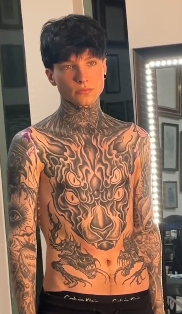 BangPo07's tweet photo. Gracias tatuador por salvar la noche la noche 🔥🔥 https://t.co/6Monu1fVwq